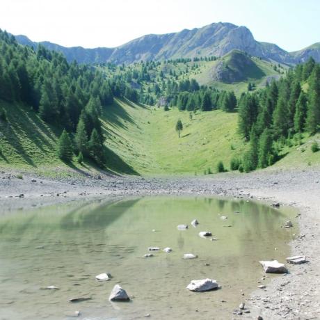 Lac de montagne à Crots